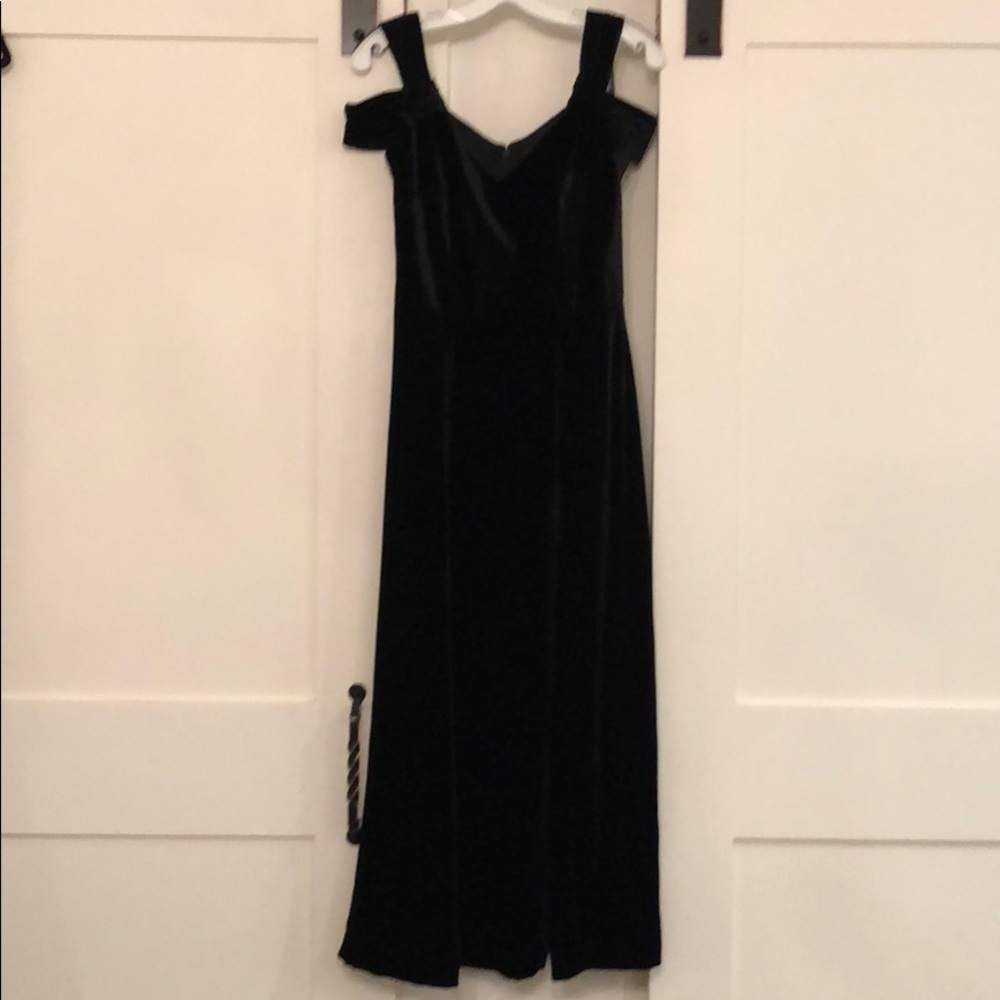 Velvet v neck black gown